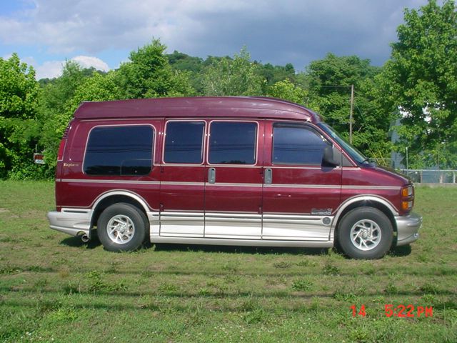 GMC Savana 2001 photo 3