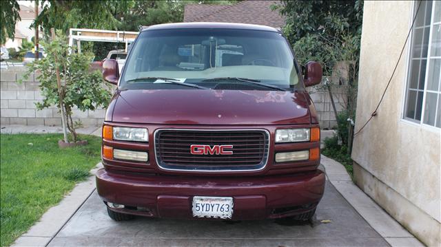 GMC Savana 2001 photo 3