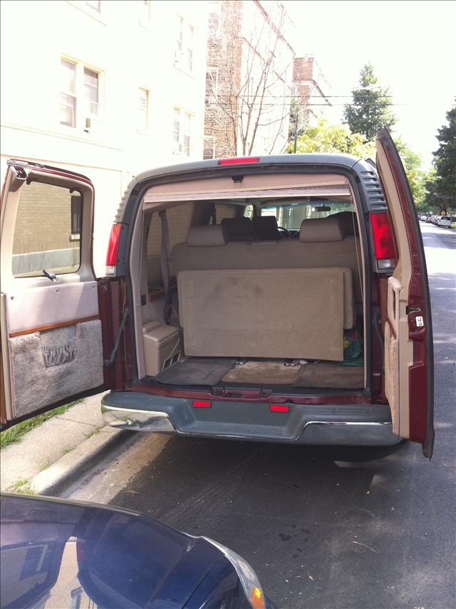 GMC Savana 2001 photo 2