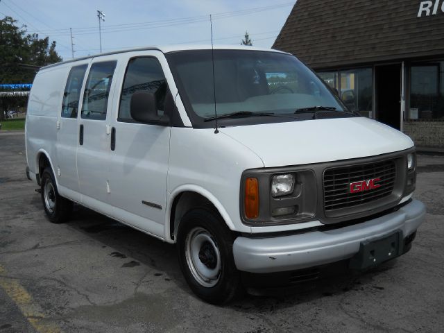 GMC Savana 2001 photo 5