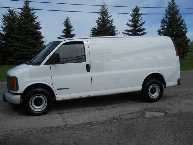 GMC Savana 2001 photo 6