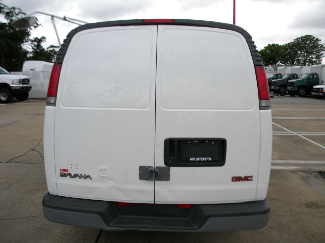 GMC Savana 2001 photo 4