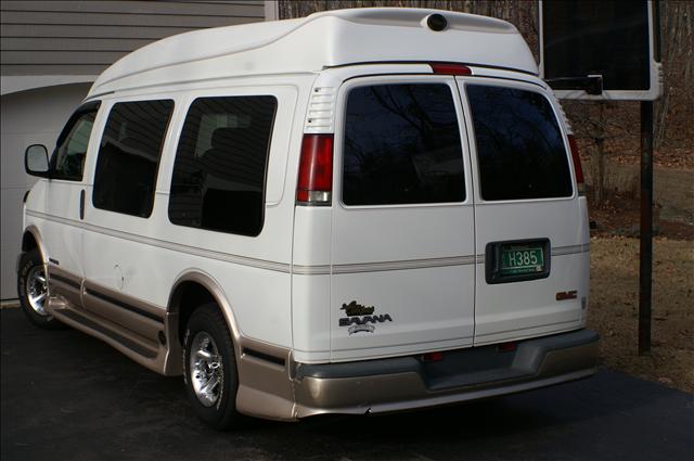 GMC Savana 2002 photo 1