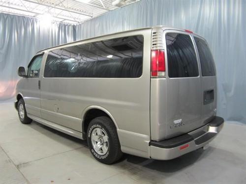 GMC Savana 2002 photo 1