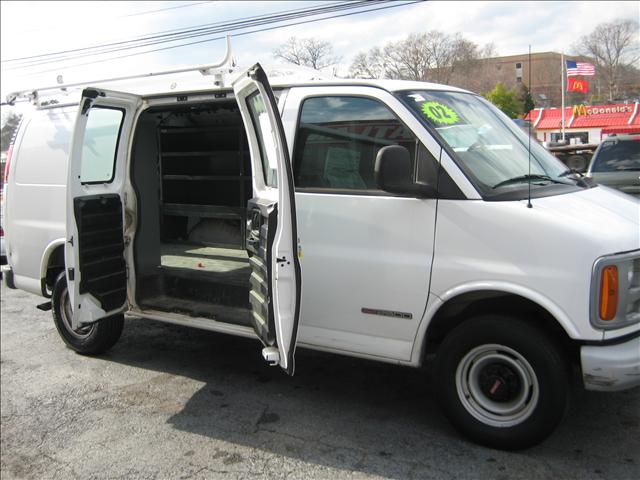 GMC Savana 2002 photo 1