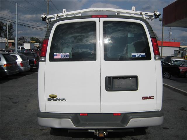 GMC Savana 2002 photo 2