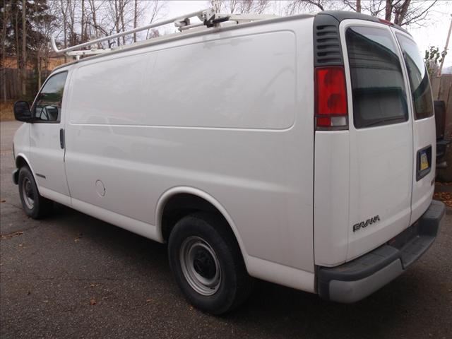 GMC Savana 2002 photo 2