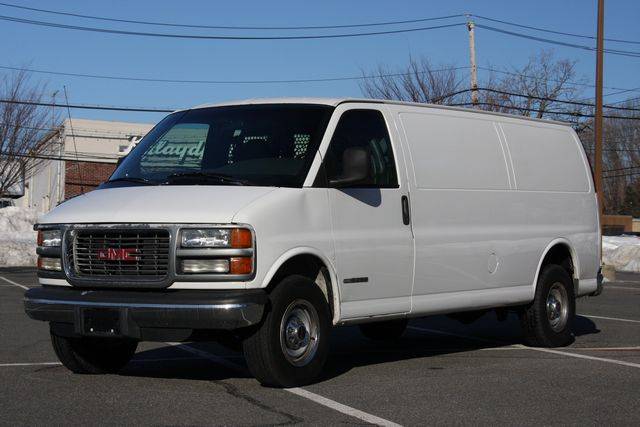 GMC Savana I4 CVT 2. Passenger Van