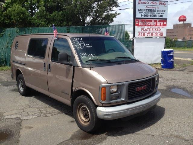 GMC Savana 2002 photo 1