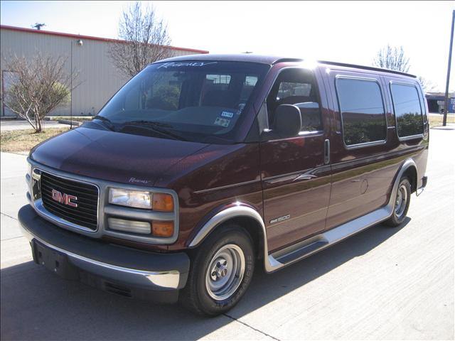 GMC Savana Base Passenger Van