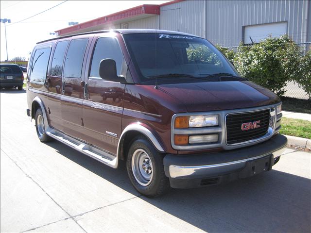 GMC Savana 2002 photo 1