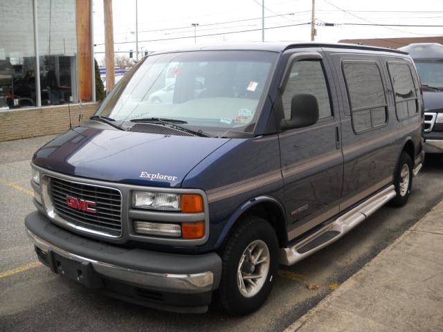 GMC Savana Manual Passenger Van