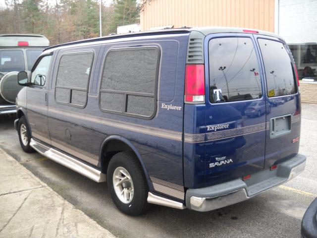 GMC Savana 2002 photo 3