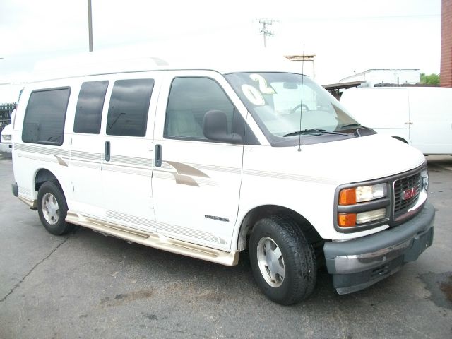 GMC Savana 2002 photo 17