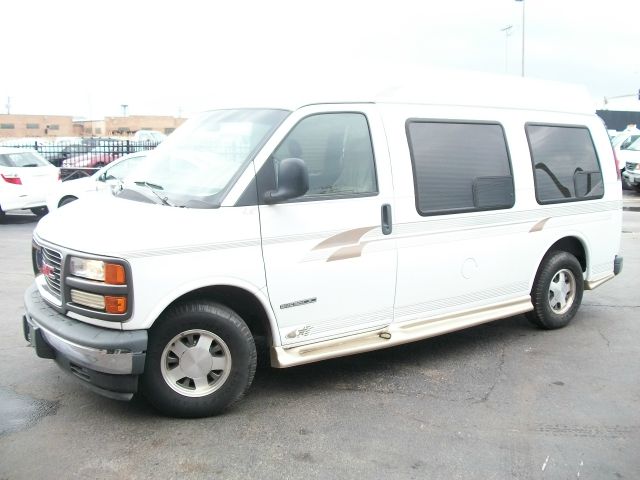 GMC Savana 2002 photo 20