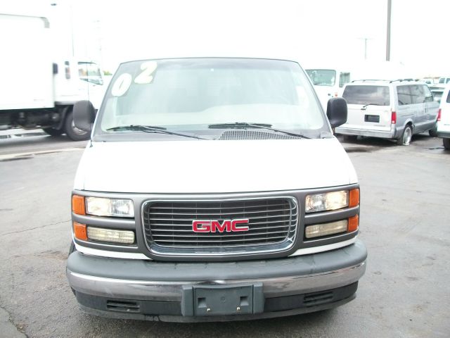 GMC Savana 2002 photo 21