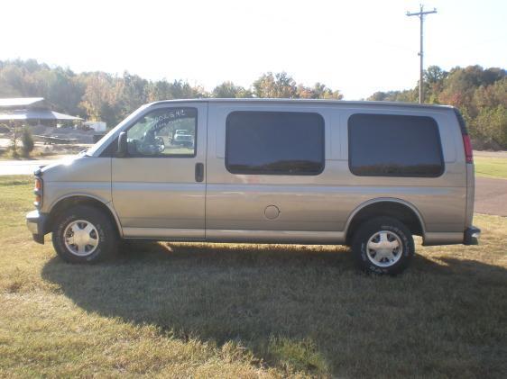 GMC Savana Base Passenger Van