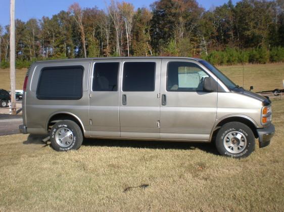 GMC Savana 2002 photo 3