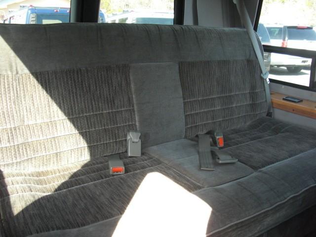 GMC Savana 2002 photo 3