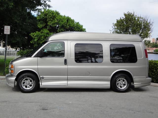 GMC Savana 2002 photo 5