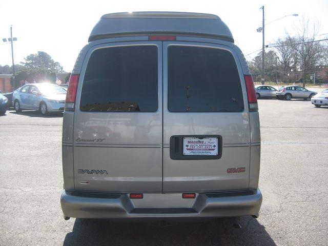 GMC Savana 2002 photo 3