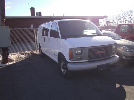 GMC Savana 2002 photo 1