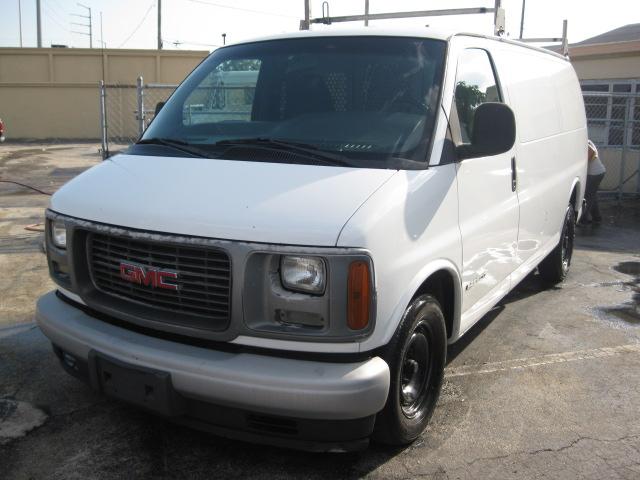 GMC Savana Base Passenger Van