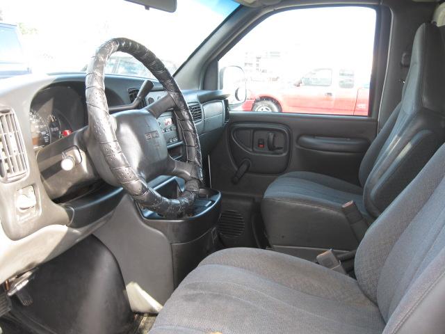 GMC Savana 2002 photo 3