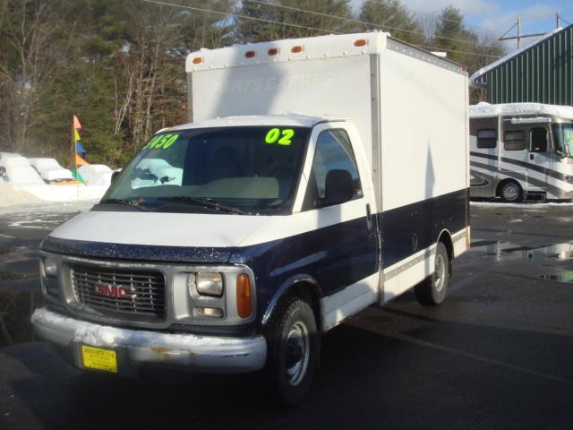 GMC Savana Base Passenger Van