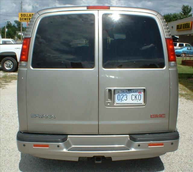 GMC Savana 2002 photo 3