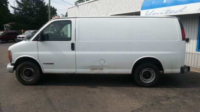 GMC Savana 2002 photo 3