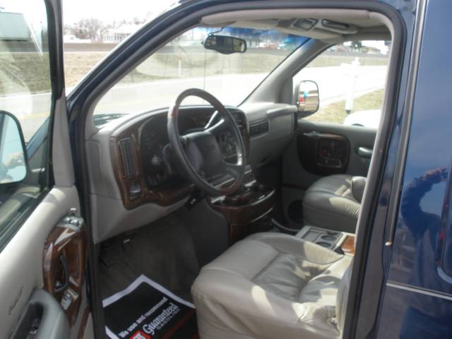 GMC Savana 2002 photo 3