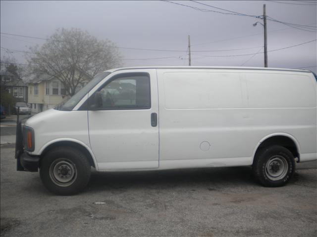 GMC Savana 2002 photo 1