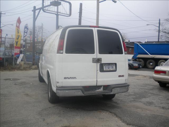 GMC Savana 2002 photo 2