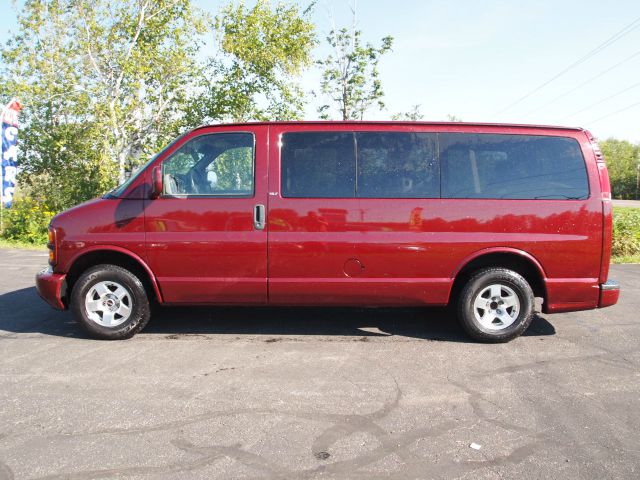 GMC Savana 2002 photo 4