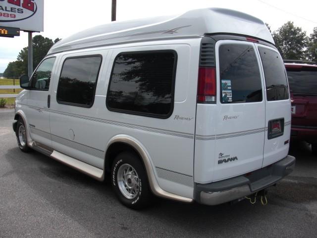 GMC Savana 2002 photo 1