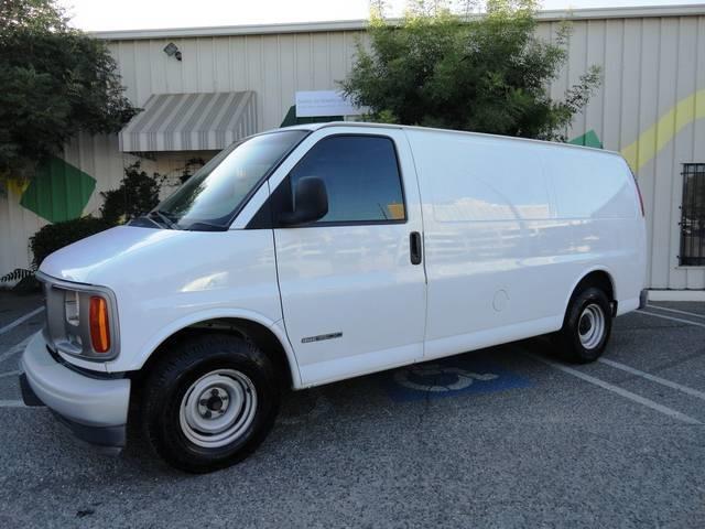 GMC Savana 2002 photo 3