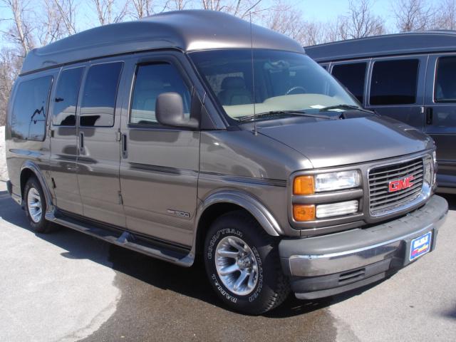 GMC Savana 2002 photo 4