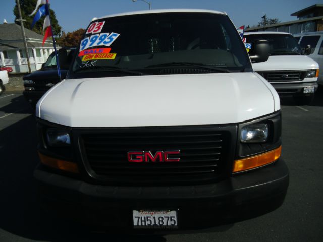 GMC Savana 2003 photo 1