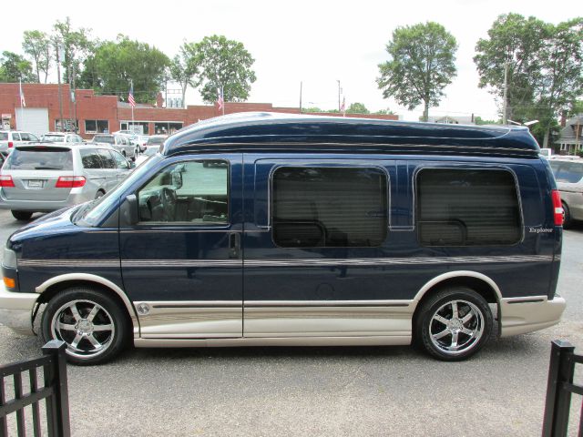 GMC Savana 2003 photo 4