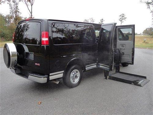 GMC Savana 2003 photo 2