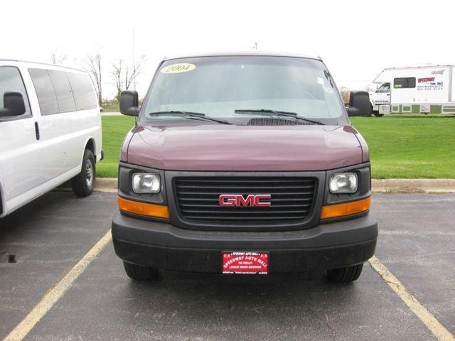 GMC Savana 2004 photo 1