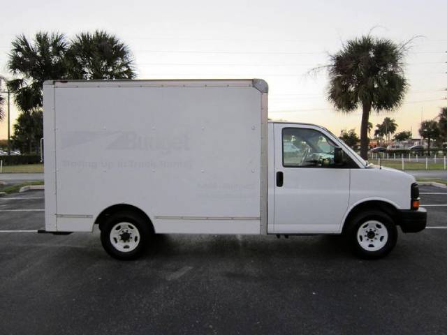 GMC Savana 2004 photo 1