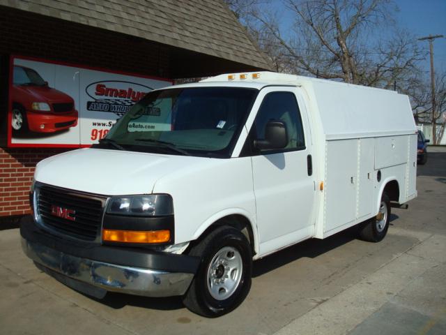 GMC Savana 2004 photo 1