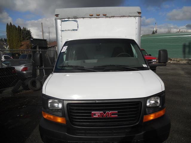 GMC Savana 2004 photo 1