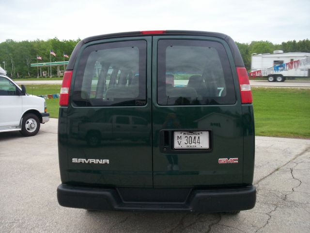 GMC Savana 2004 photo 3