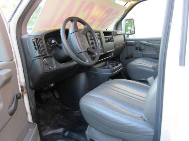 GMC Savana 2004 photo 3