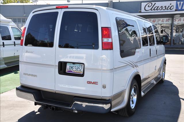 GMC Savana 2004 photo 3