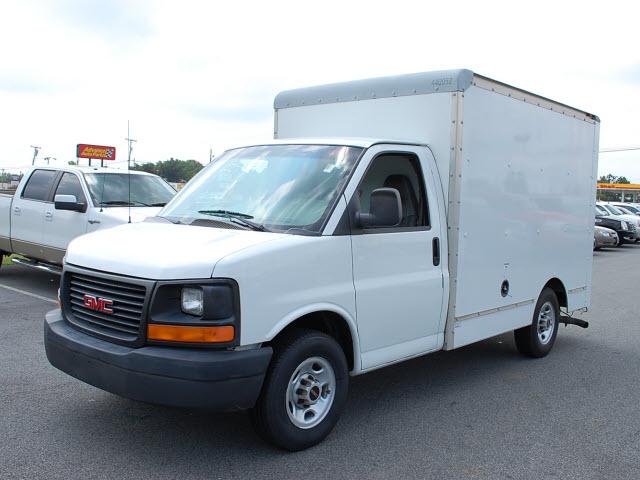 GMC Savana 2004 photo 1