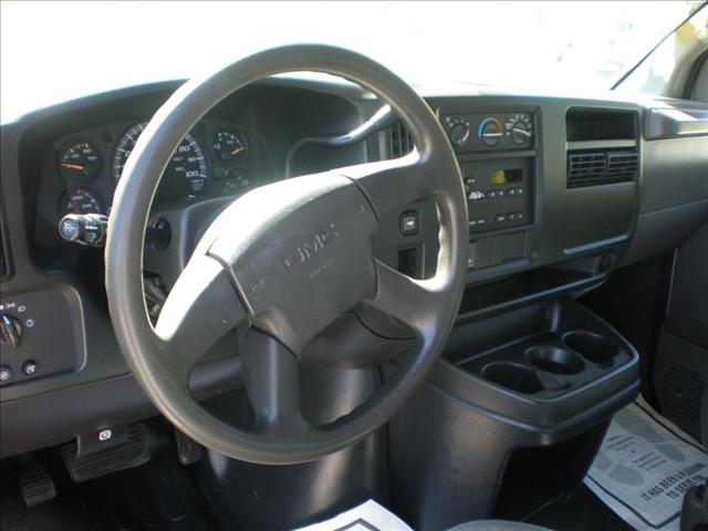 GMC Savana 2004 photo 4